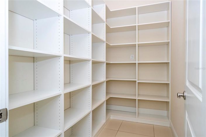 Image No.23-6 Bed House for sale