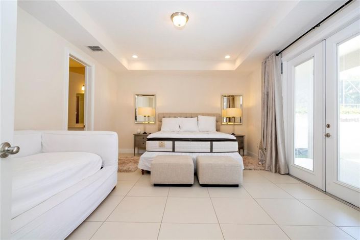 Image No.30-6 Bed House for sale