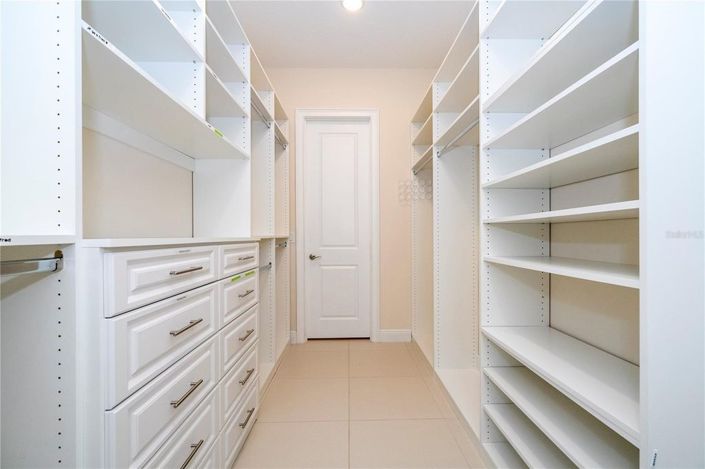 Image No.34-6 Bed House for sale