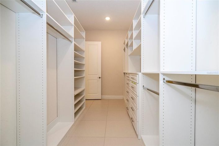 Image No.35-6 Bed House for sale