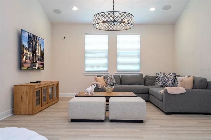 Image No.55-6 Bed House for sale