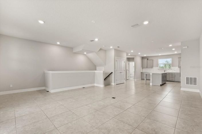 Image No.11-3 Bed Townhouse for sale