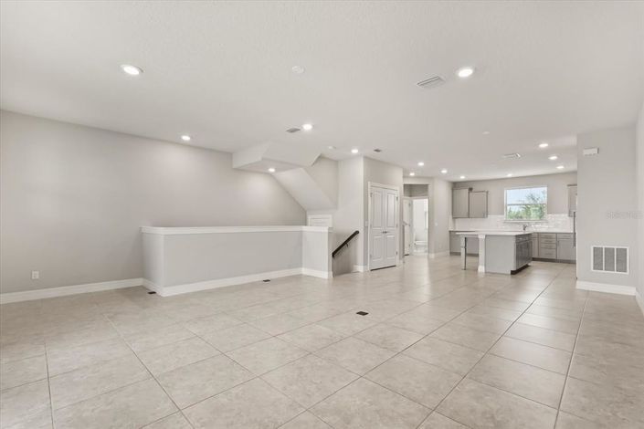 Image No.10-3 Bed Townhouse for sale