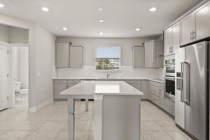 Image No.14-3 Bed Townhouse for sale