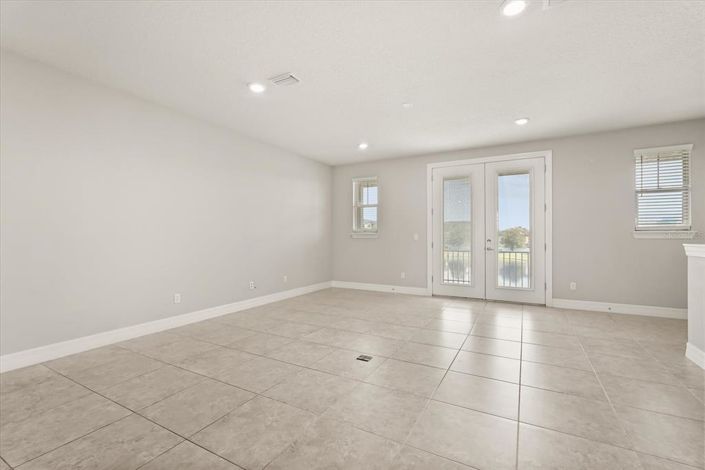 Image No.9-3 Bed Townhouse for sale