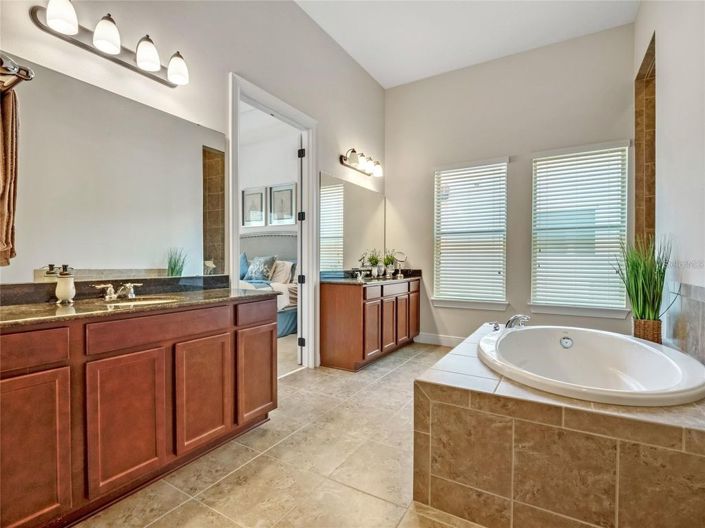 Image No.29-5 Bed House for sale