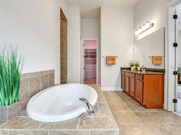 Image No.29-5 Bed House for sale