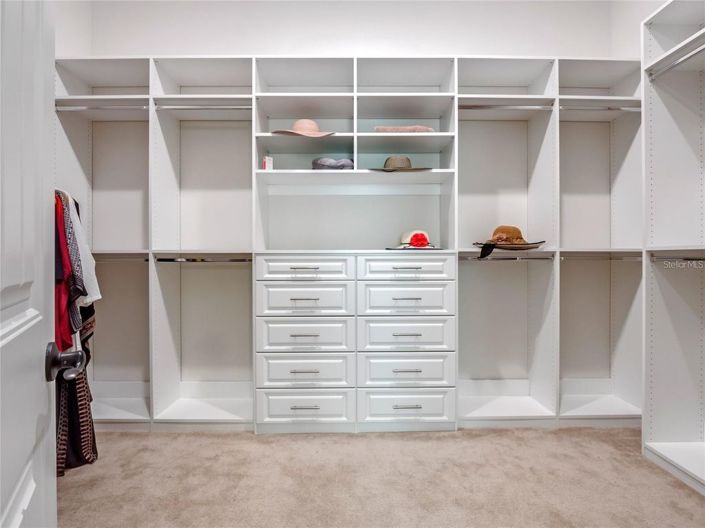 Image No.32-5 Bed House for sale