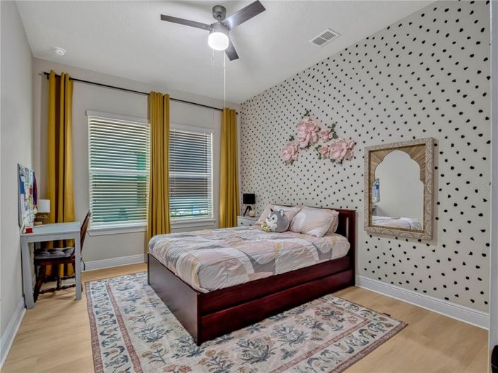 Image No.38-5 Bed House for sale