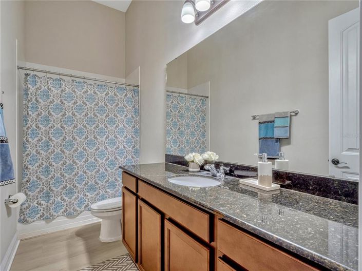 Image No.41-5 Bed House for sale