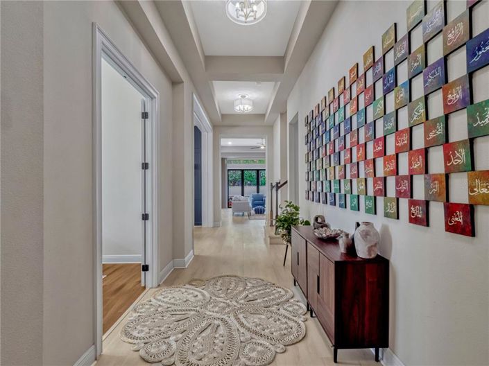 Image No.6-5 Bed House for sale