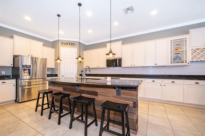 Image No.12-4 Bed House for sale