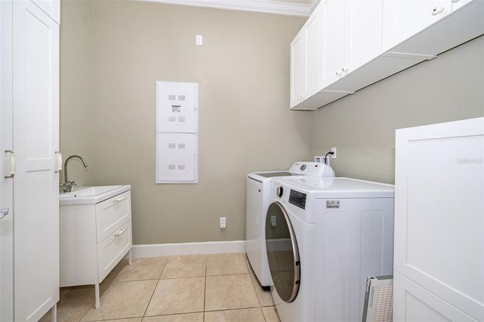 Image No.19-4 Bed House for sale