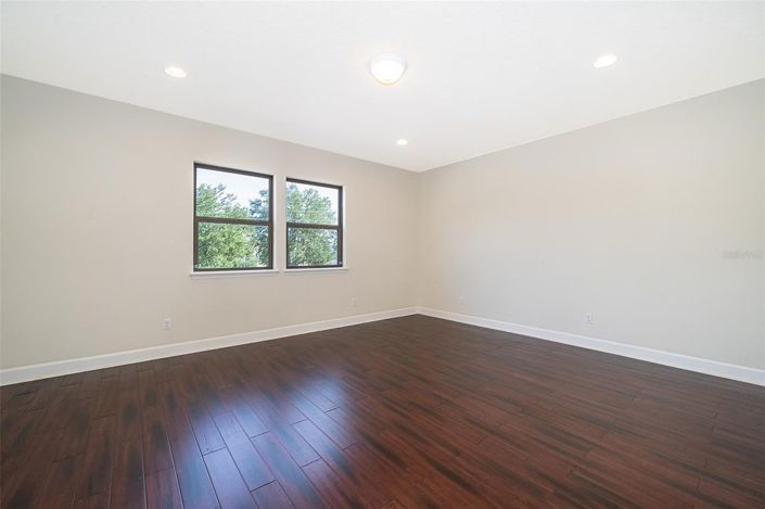 Image No.24-4 Bed House for sale