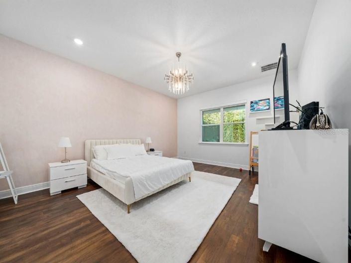 Image No.26-6 Bed House for sale