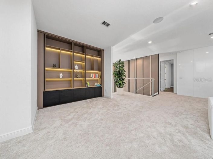 Image No.37-6 Bed House for sale