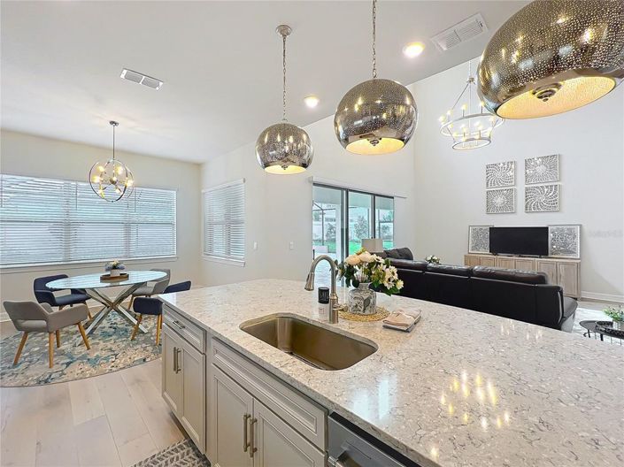 Image No.25-5 Bed House for sale