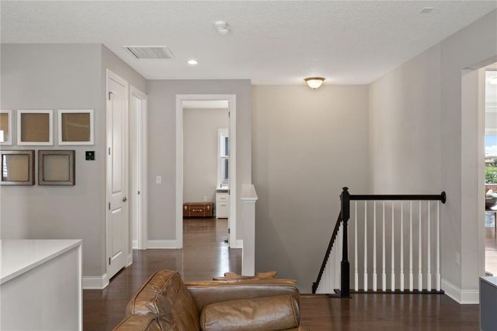 Image No.21-5 Bed House for sale