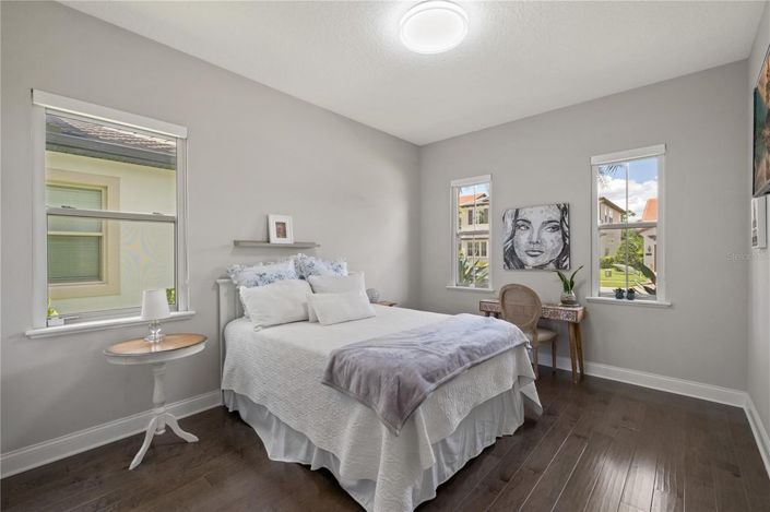 Image No.24-5 Bed House for sale