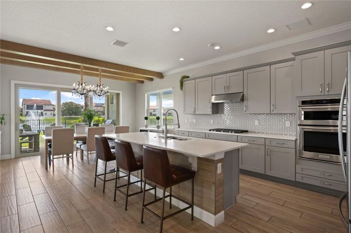 Image No.8-5 Bed House for sale