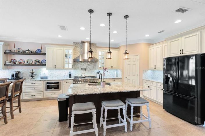 Image No.14-4 Bed House for sale