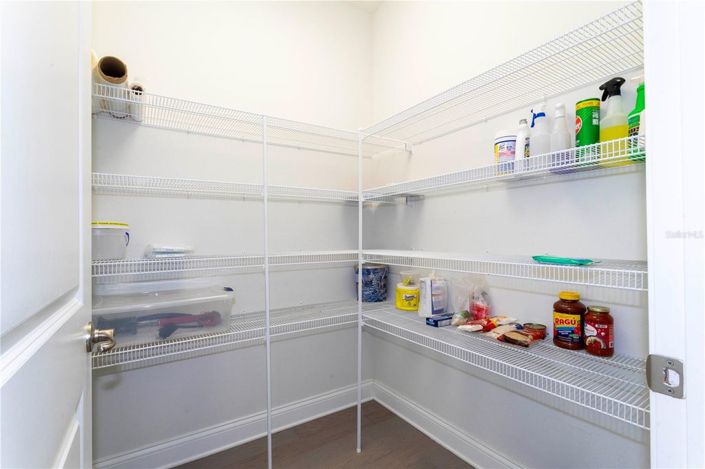 Image No.20-5 Bed House for sale