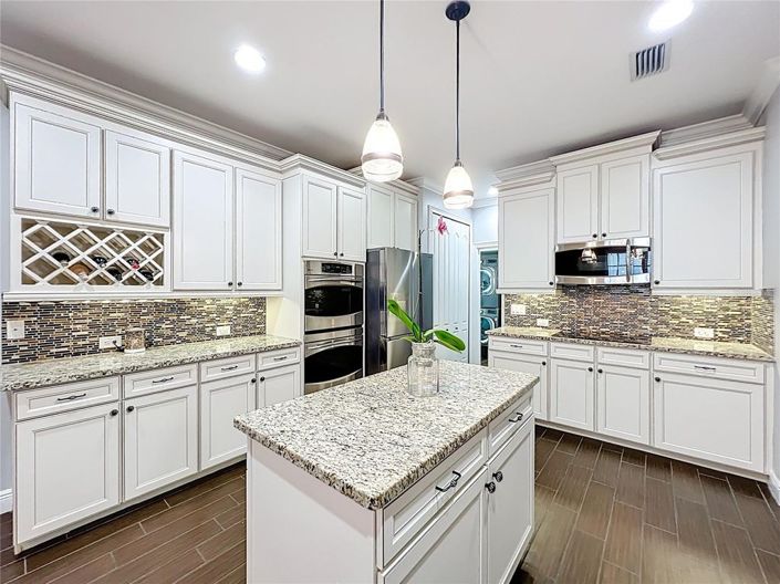 Image No.12-5 Bed House for sale