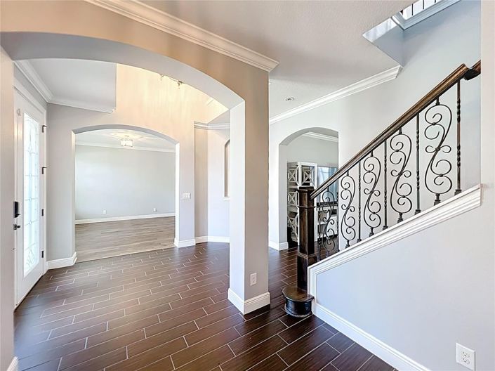 Image No.18-5 Bed House for sale