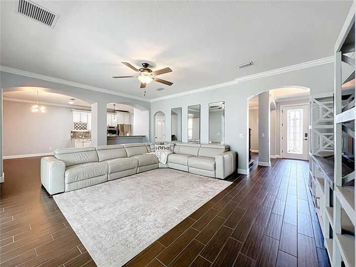 Image No.24-5 Bed House for sale