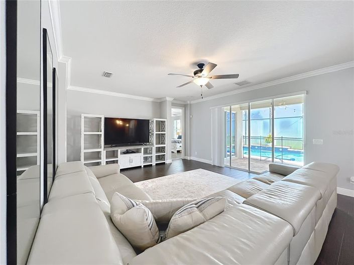 Image No.25-5 Bed House for sale