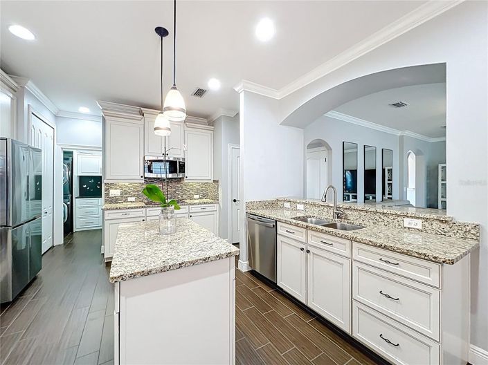 Image No.28-5 Bed House for sale