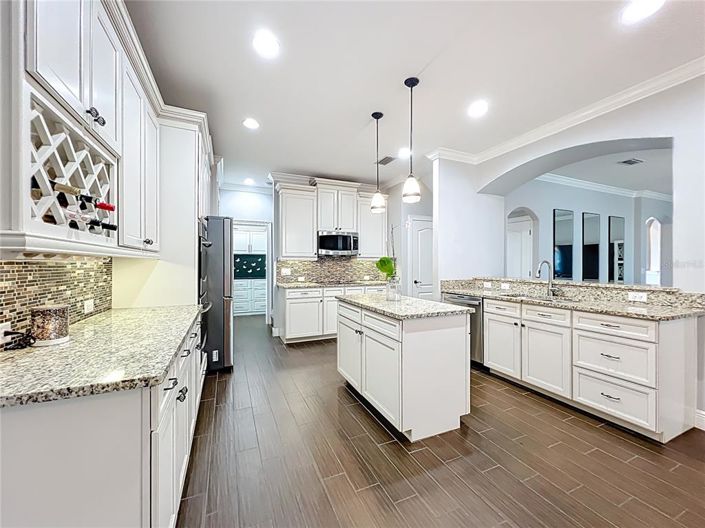 Image No.29-5 Bed House for sale