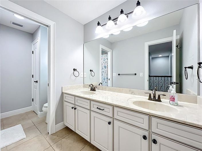 Image No.30-5 Bed House for sale