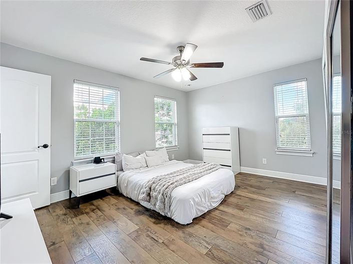 Image No.42-5 Bed House for sale