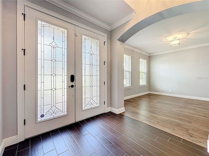 Image No.8-5 Bed House for sale