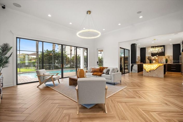 Image No.23-4 Bed House for sale