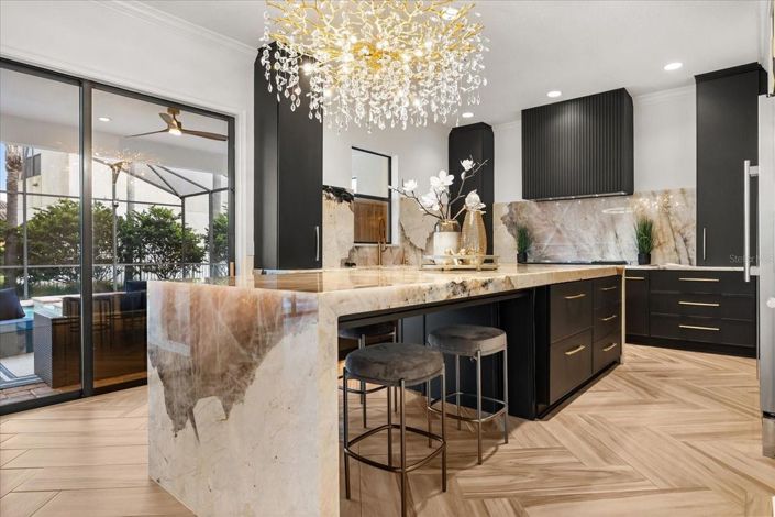 Image No.25-4 Bed House for sale