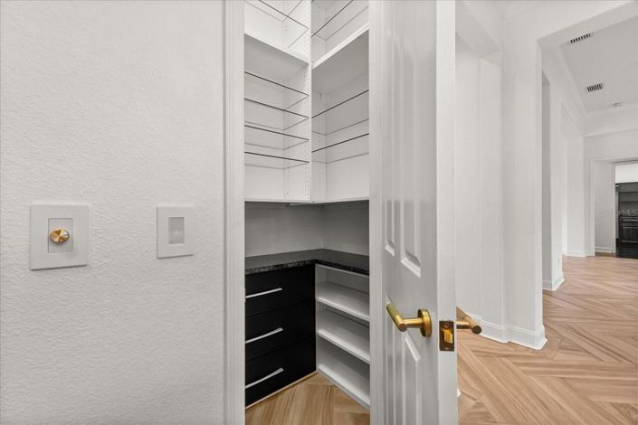 Image No.34-4 Bed House for sale