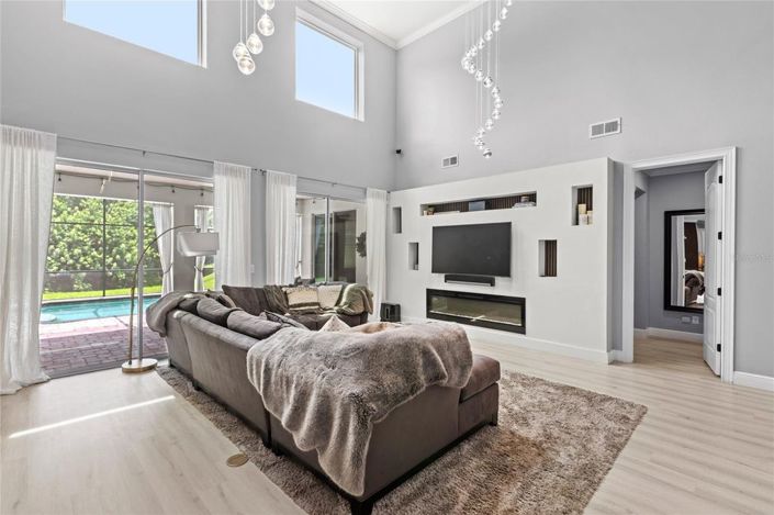 Image No.10-6 Bed House for sale