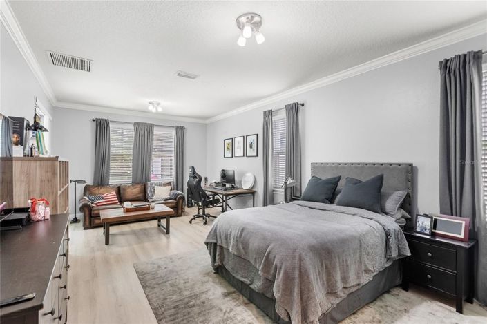 Image No.23-6 Bed House for sale