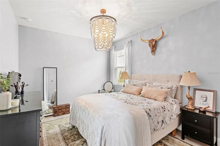 Image No.27-6 Bed House for sale