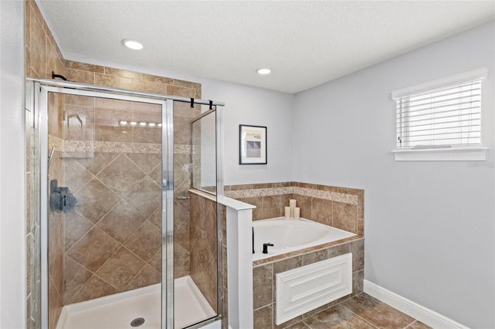 Image No.36-6 Bed House for sale