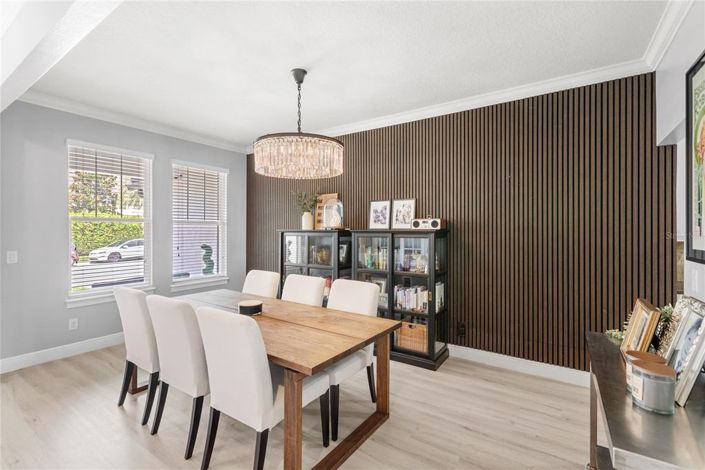 Image No.5-6 Bed House for sale