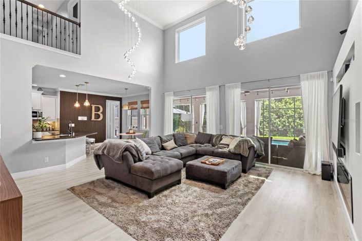 Image No.9-6 Bed House for sale