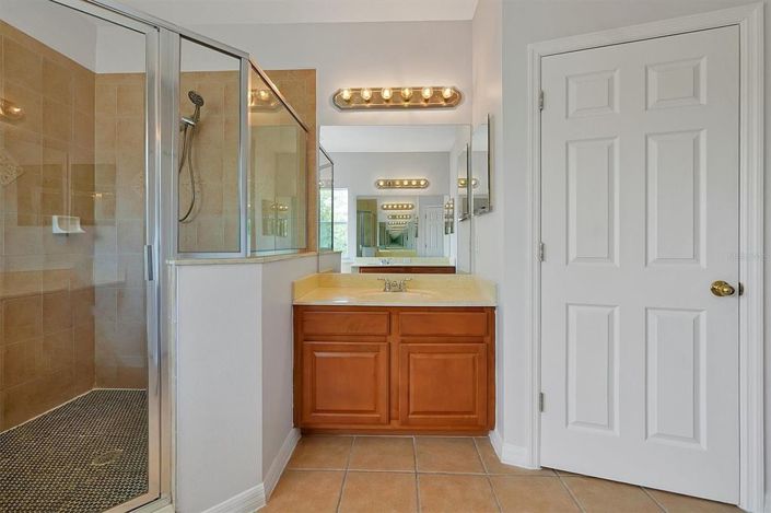 Image No.21-5 Bed House for sale