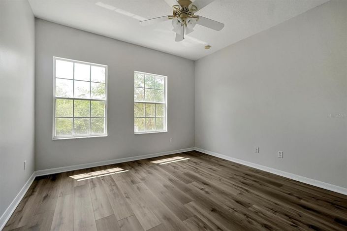 Image No.27-5 Bed House for sale