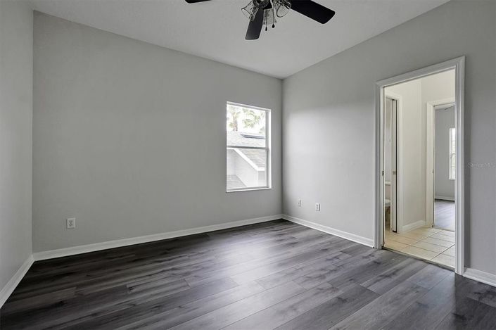 Image No.29-5 Bed House for sale