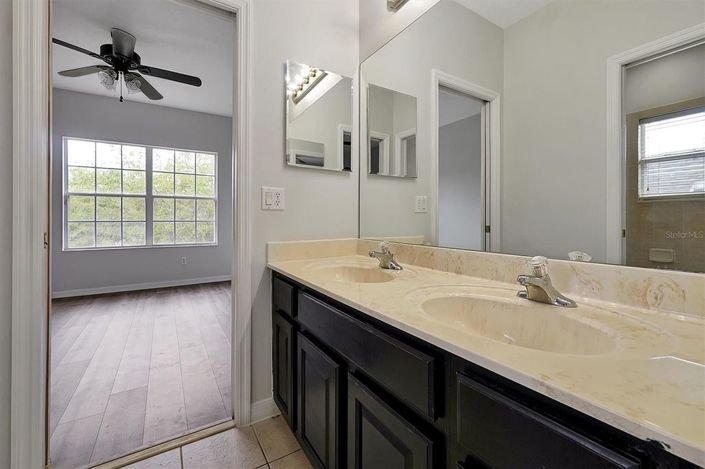 Image No.31-5 Bed House for sale