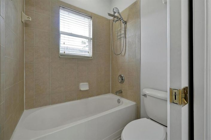 Image No.32-5 Bed House for sale