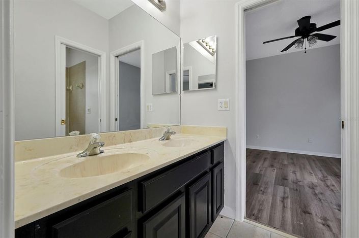 Image No.33-5 Bed House for sale